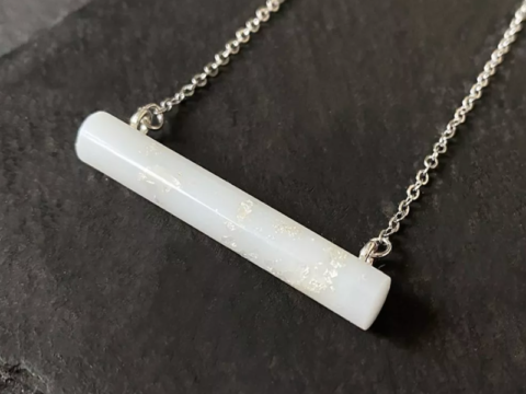 Trụ sữa mẹ đính mảnh bạc