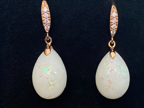 Hoa tai giọt nước opal