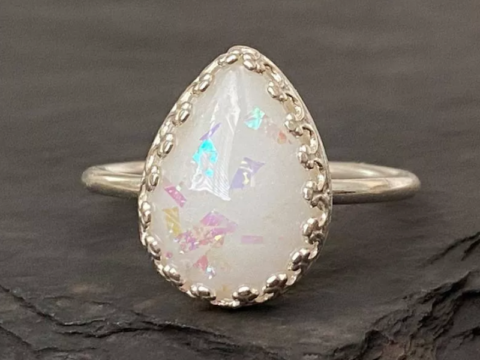 Nhẫn giọt sữa opal xanh
