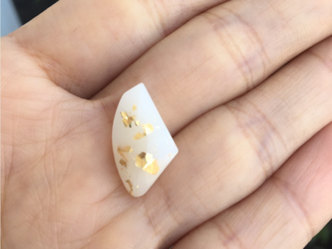 Mặt sữa mẹ lá vàng