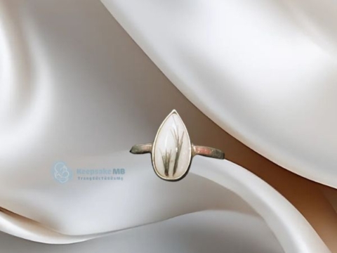 Nhẫn giọt nước sữa mẹ kèm tóc con_Keepsake MB_Trang sua sua me