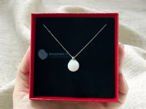 mat day chuyen Ngoc tron sua me_Keepsake MB